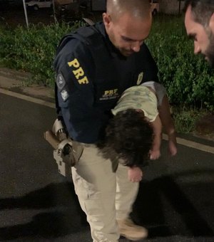 Policiais salvam bebê engasgado que estava desacordado em Maceió