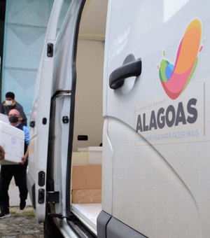 Governo de Alagoas inicia distribuição de doses de AstraZeneca e Pfizer