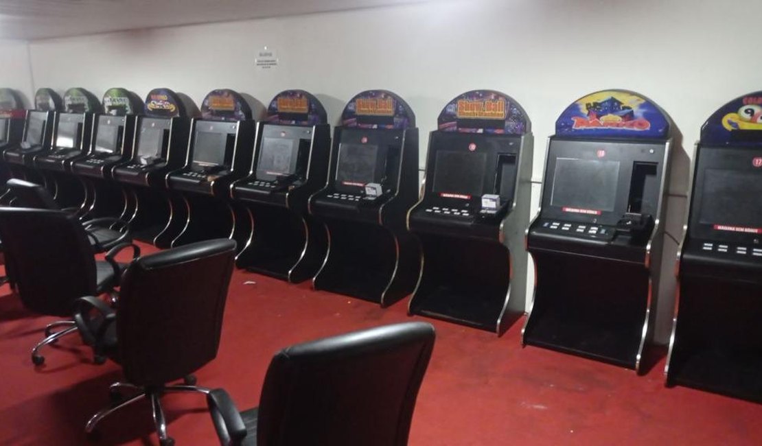 [Vídeo] Mais de 50 máquinas de jogos de azar são apreendidas durante operação policial