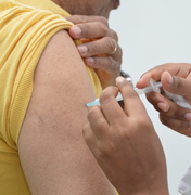 Professores e pessoas entre 55 a 59 anos devem ser vacinados com a Influenza