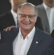 Ex-adversário de Lula, Alckmin se filia ao PSB e abre espaço para ser vice do petista