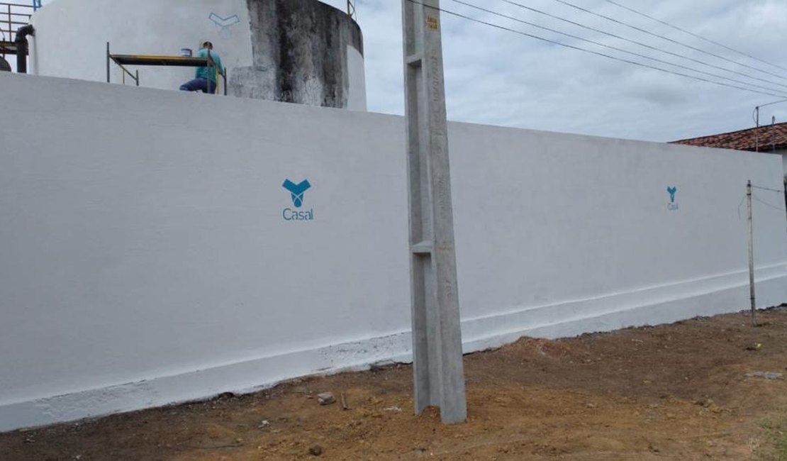 Casal faz manutenção de reservatórios que abastecem Rio Novo
