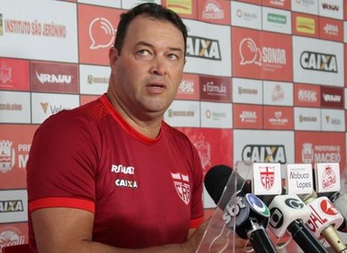 Roberto Fernandes projeta estreia do CRB na temporada 2021