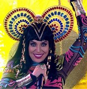 Naiara Azevedo leva público à loucura como Katy Perry