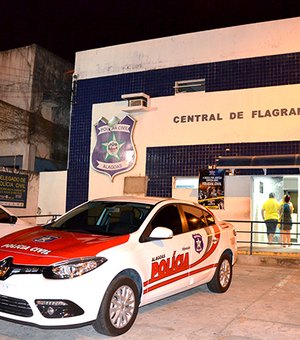 Dupla é presa em flagrante com celulares e drogas, em Rio Largo