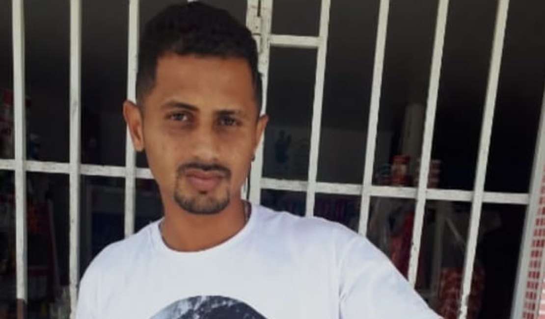 Jovem é assassinado após discussão por causa de manga, em Arapiraca