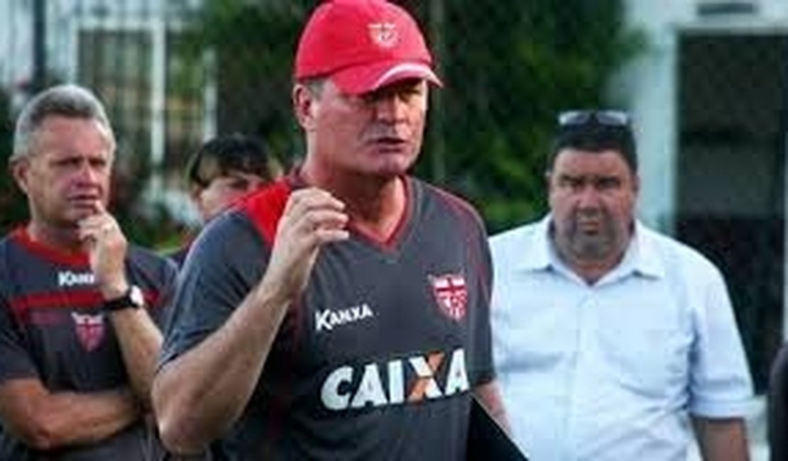 CRB terá desfalques para enfrentar Vila Nova (GO); Peri é regularizado