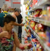 FGV diz que confiança do consumidor cai 1,4 ponto em fevereiro