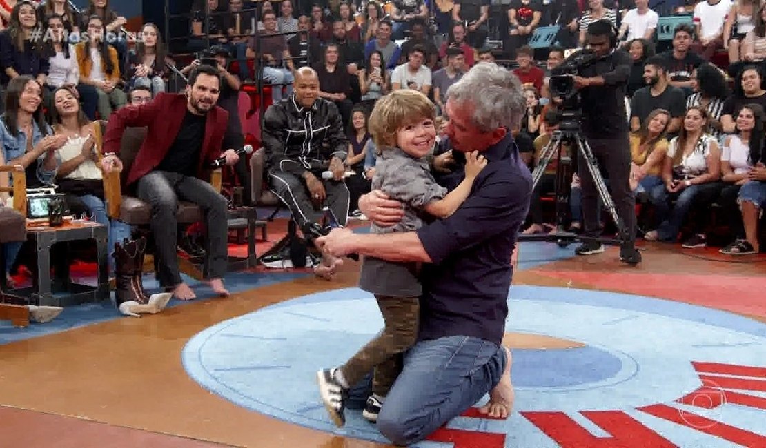 Serginho Groisman fala sobre paternidade e revela que filho mama aos 5 anos