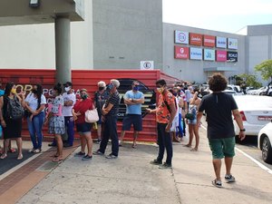 Shoppings de Maceió registram filas no primeiro dia de reabertura