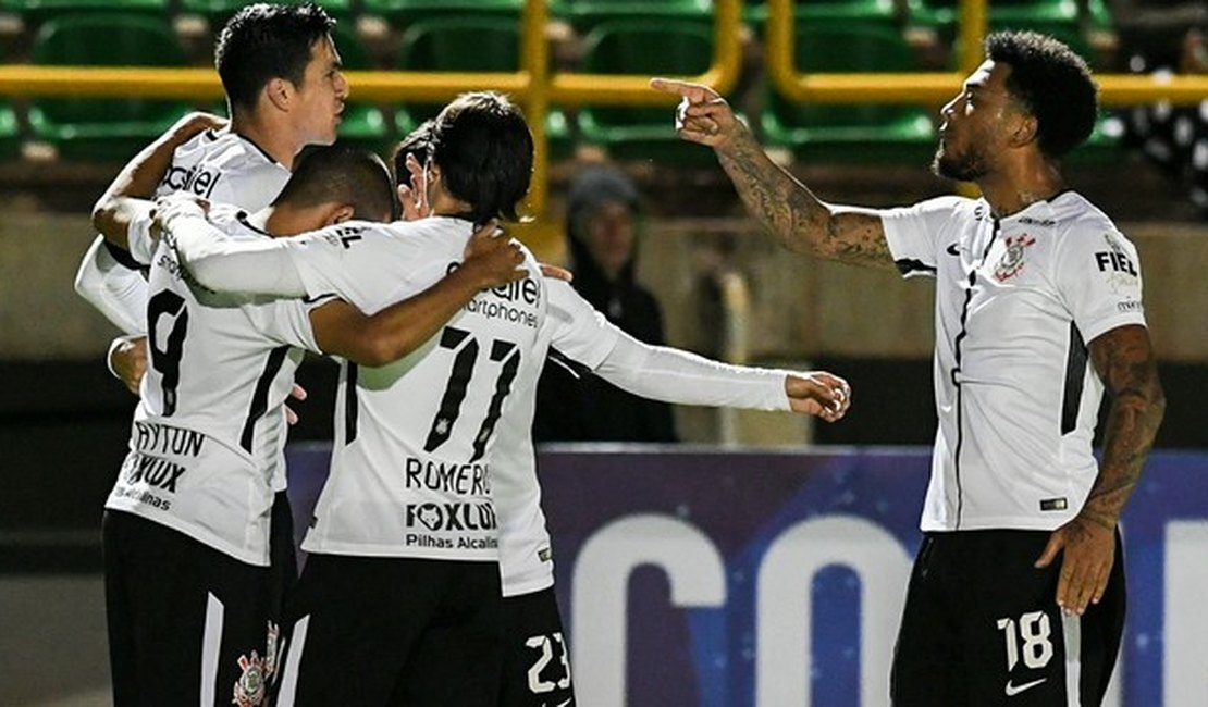 SUL-AMERICANA: Com gols no fim, Corinthians se salva e Chape sofre castigo