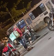 Colisão entre motos deixa feridos na Avenida Cachoeira do Meirim 