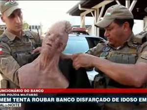 É falso que jovem tentou ser vacinado usando disfarce de idoso em Santa Catarina