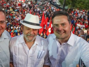 Renan ganha holofotes e afago de Lula em jantar com Alckmin e advogados