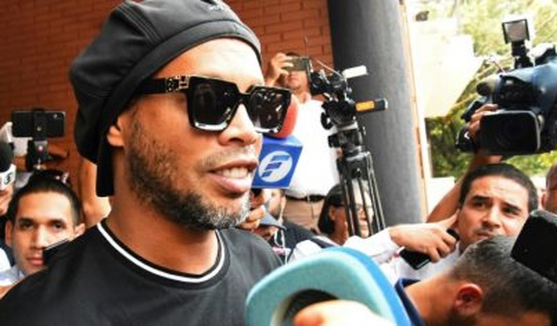 Ronaldinho Gaúcho mostra camarote 'particular' na Sapucaí