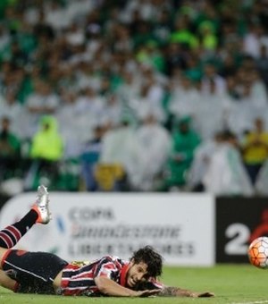 SP perde de virada, se revolta com arbitragem e dá adeus à Libertadores