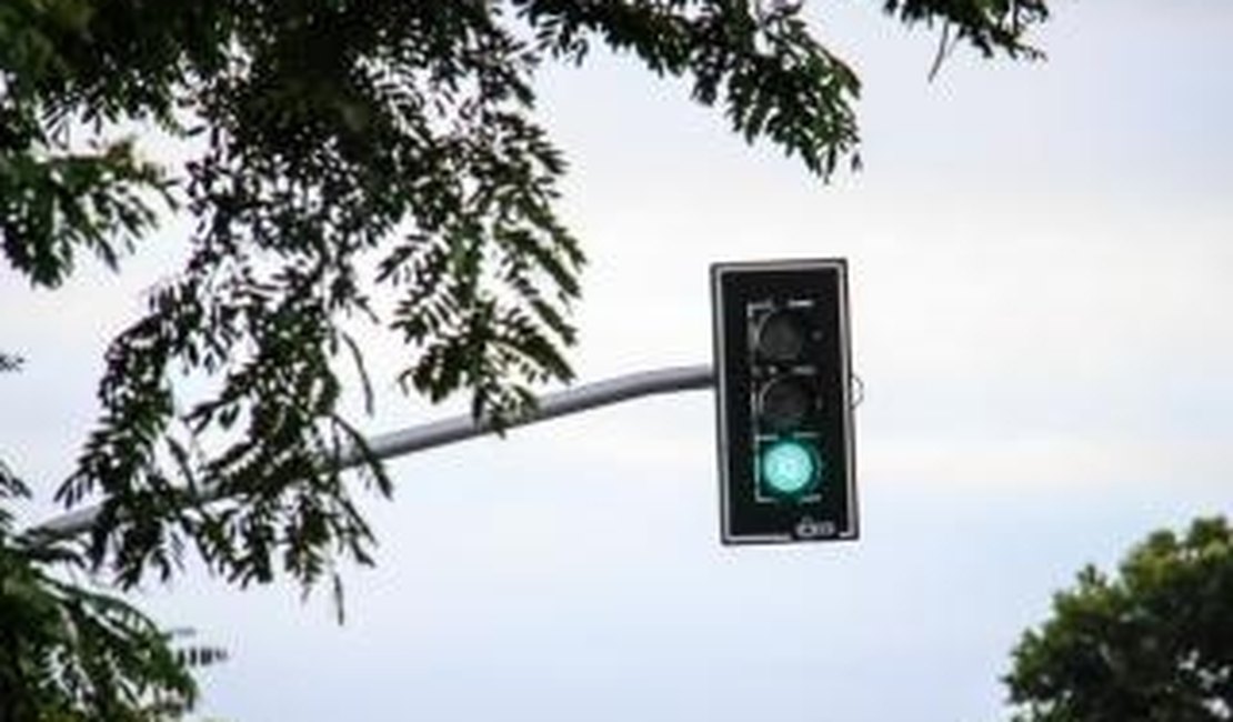 População denuncia falha em semáforos na parte alta de Maceió