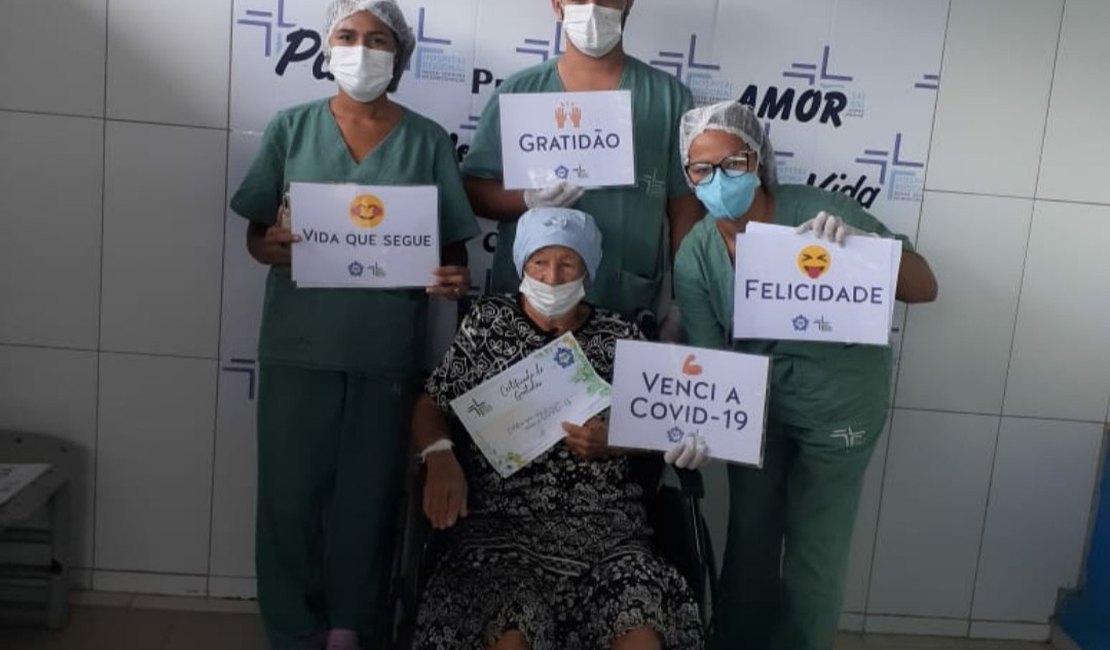Família de idosa que se recuperou de Covid-19 agradece profissionais de saúde: “foram anjos”