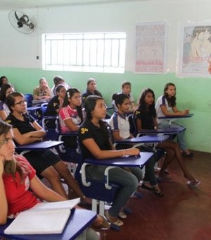 Governo de Alagoas garante piso salarial a professores instituído pelo MEC