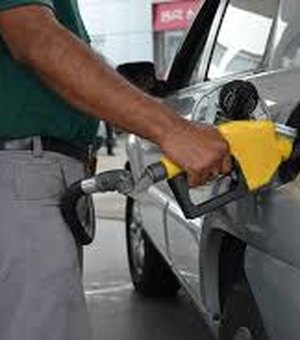 Postos não repassam queda no preço do combustível