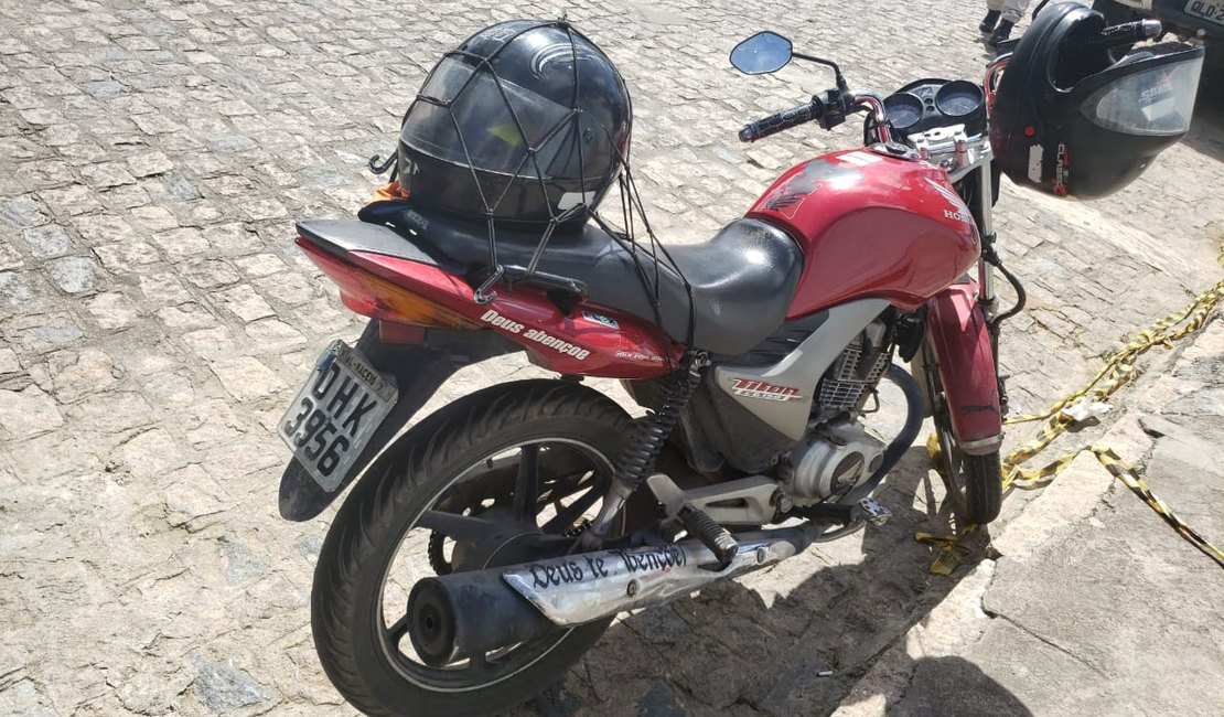 Mototaxista tem veículo roubado durante corrida na parte alta de Maceió