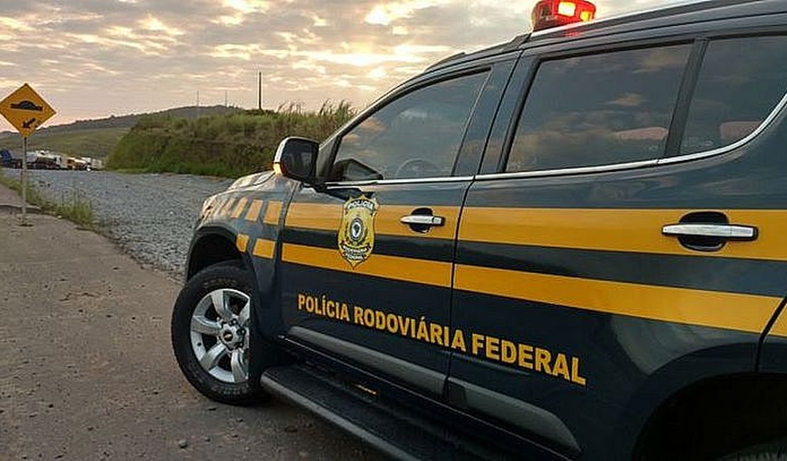 PRF localiza veículo furtado após horas do crime em Maceió