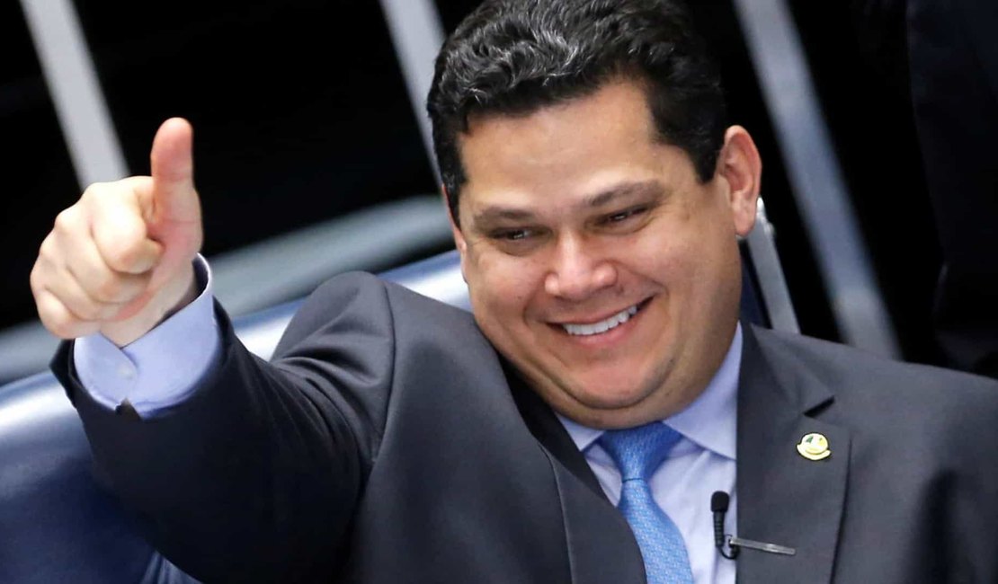 Candidato de Alcolumbre segue à frente na corrida do Senado
