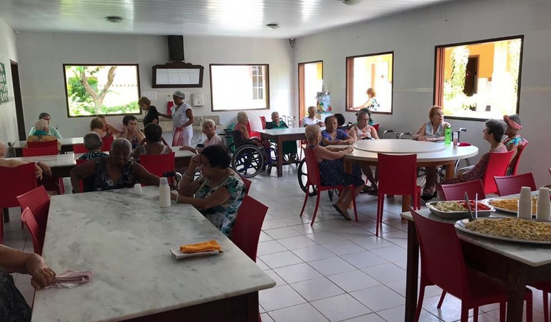 Abrigos de idosos em Maceió relatam queda em doações durante pandemia 