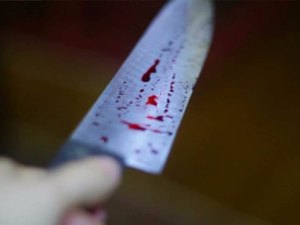 Homem é preso após ferir a namorada com facada na cabeça em Maceió