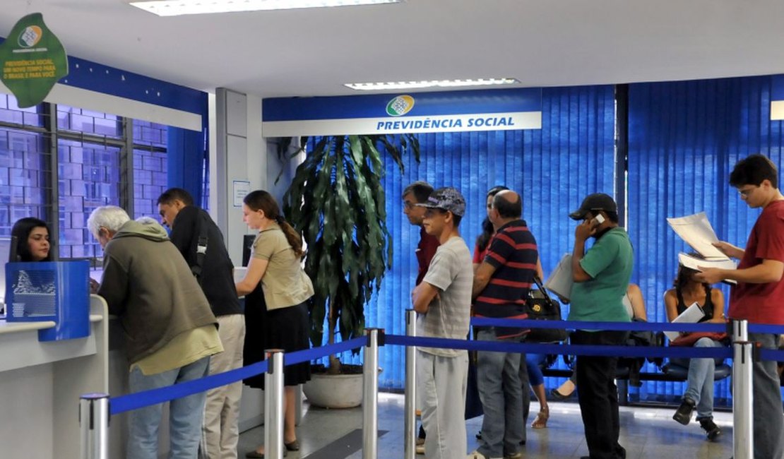 INSS tem fila de 1,8 milhão de pedidos de benefícios à espera de resposta