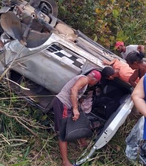 Motorista que sofreu acidente na BR-101 em Junqueiro permanece no HEA