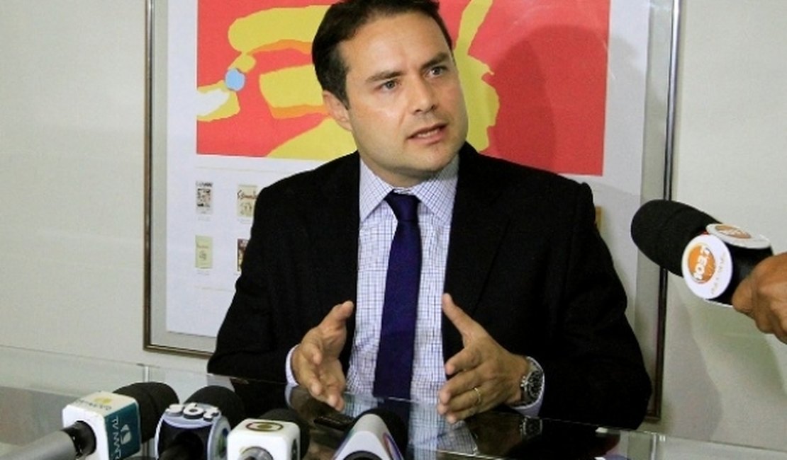 Renan Filho vai discutir dívida pública com Dilma