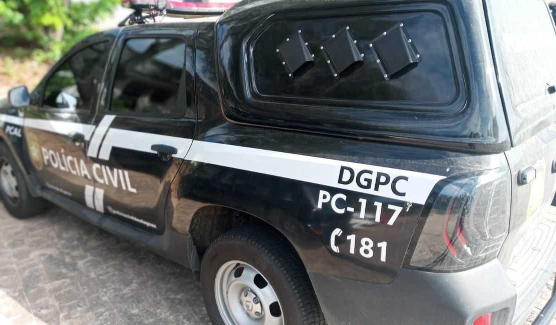 Polícia Civil recupera Jeep furtado na Praia do Francês