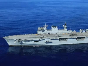 Marinha envia maior navio de guerra da América Latina para ajudar Rio Grande do Sul