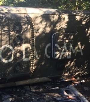 Acidente com ônibus do sub-17 do Vasco deixa nove feridos