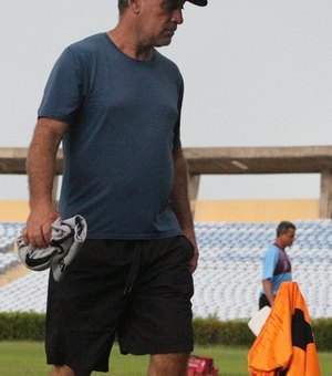 Murici anuncia a saída do técnico Celso Teixeira