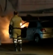 Veículos incendiados assustam moradores de Arapiraca