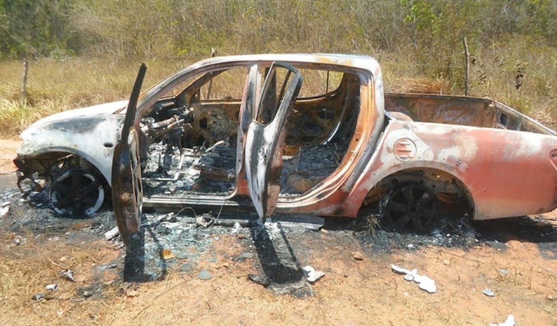 Carro encontrado incendiado pode ser de assaltantes