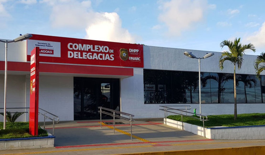 Polícia prende homicida que matou vítima a tiros e pedradas em Maceió
