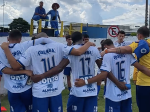 Sem dinheiro para voltar para Arapiraca, Cruzeiro recebe ajuda de empresários de Itaquaquecetuba