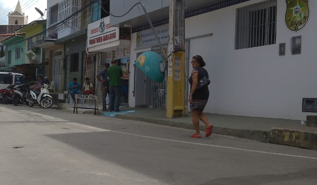Mulher é encontrada morta dentro do banheiro da própria casa