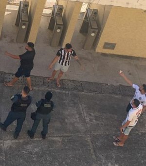 [Vídeo] PM atira e impede torcedores do ASA de assistirem partida contra o Sergipe