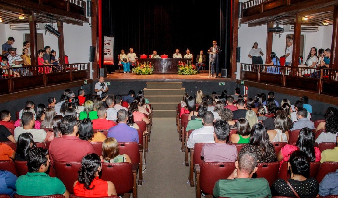 Professores e técnicos aprovados no concurso da Prefeitura de Penedo são empossados