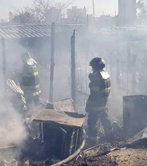 Criança de 9 anos morre em incêndio em favela na zona leste de SP