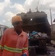 [Vídeo] Gari 'dá aula' sobre descarte irregular de lixo em vias públicas