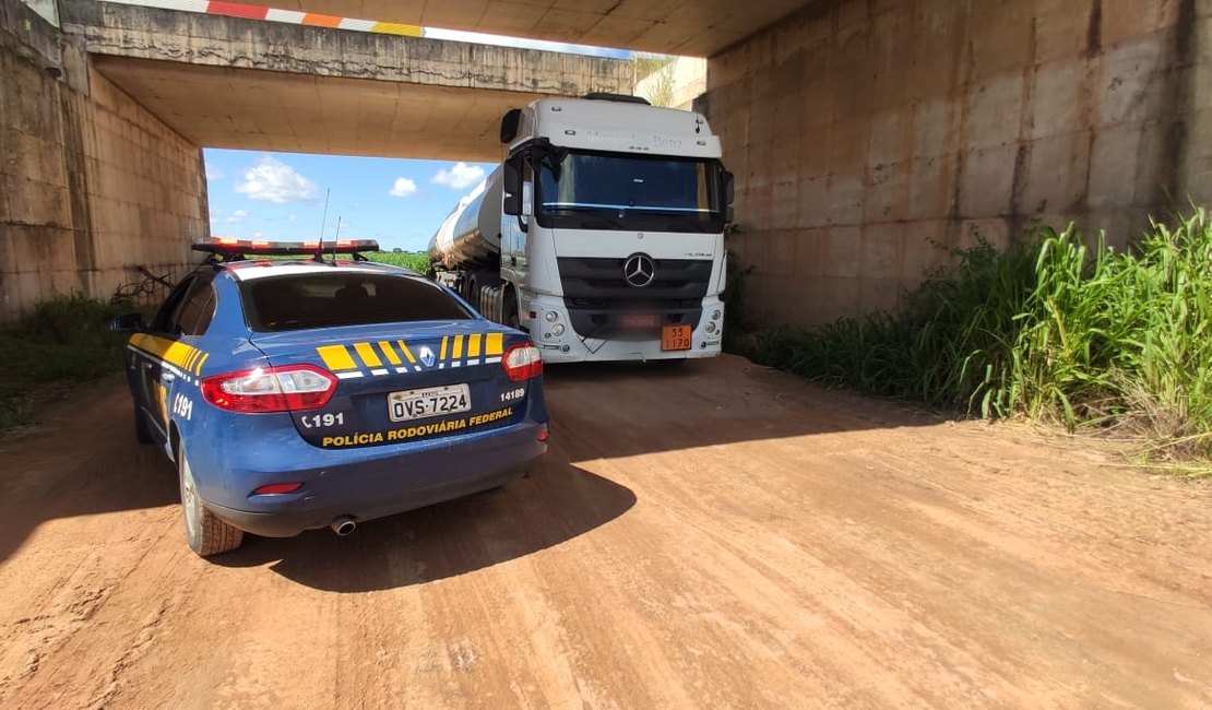 Polícia Rodoviária prende cinco integrantes de organização criminosa na BR 101