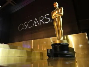 Oscar 2024: artistas usam broche pelo cessar-fogo em Gaza