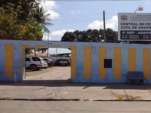 Pai de bebê morto é levado à 4ª Delegacia Regional de Arapiraca 
