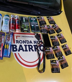 Homem é preso por furtar mercadorias de supermercado na Ponta Verde