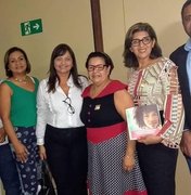 Deputada Alice Portugal recebe representantes da enfermagem em Brasília